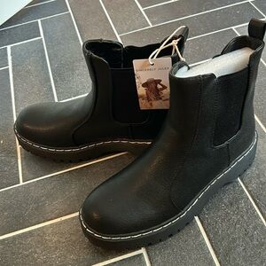 Sincerely Jules Hippie Boots. New with tags, never worn. Size 7.5